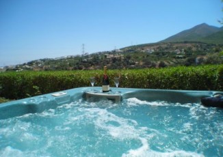 La Bellota With Private Gardens And Jacuzzi